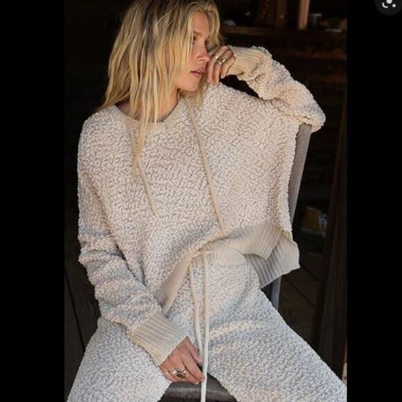 POL Oversized Knit Sweater Top Boho Western Coastal Teddy Fuzzy Cozy Tan Small - Picture 1 of 8